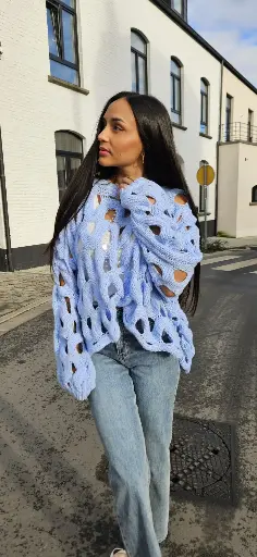 [20250107000019A] Pull LOLA ROSE - Bleu