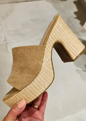 Sandales en daim Camel